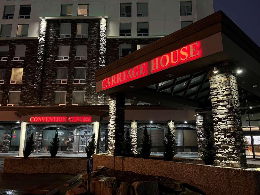 Carriage House Hotel And Conference Centre YYC Eksteriør bilde
