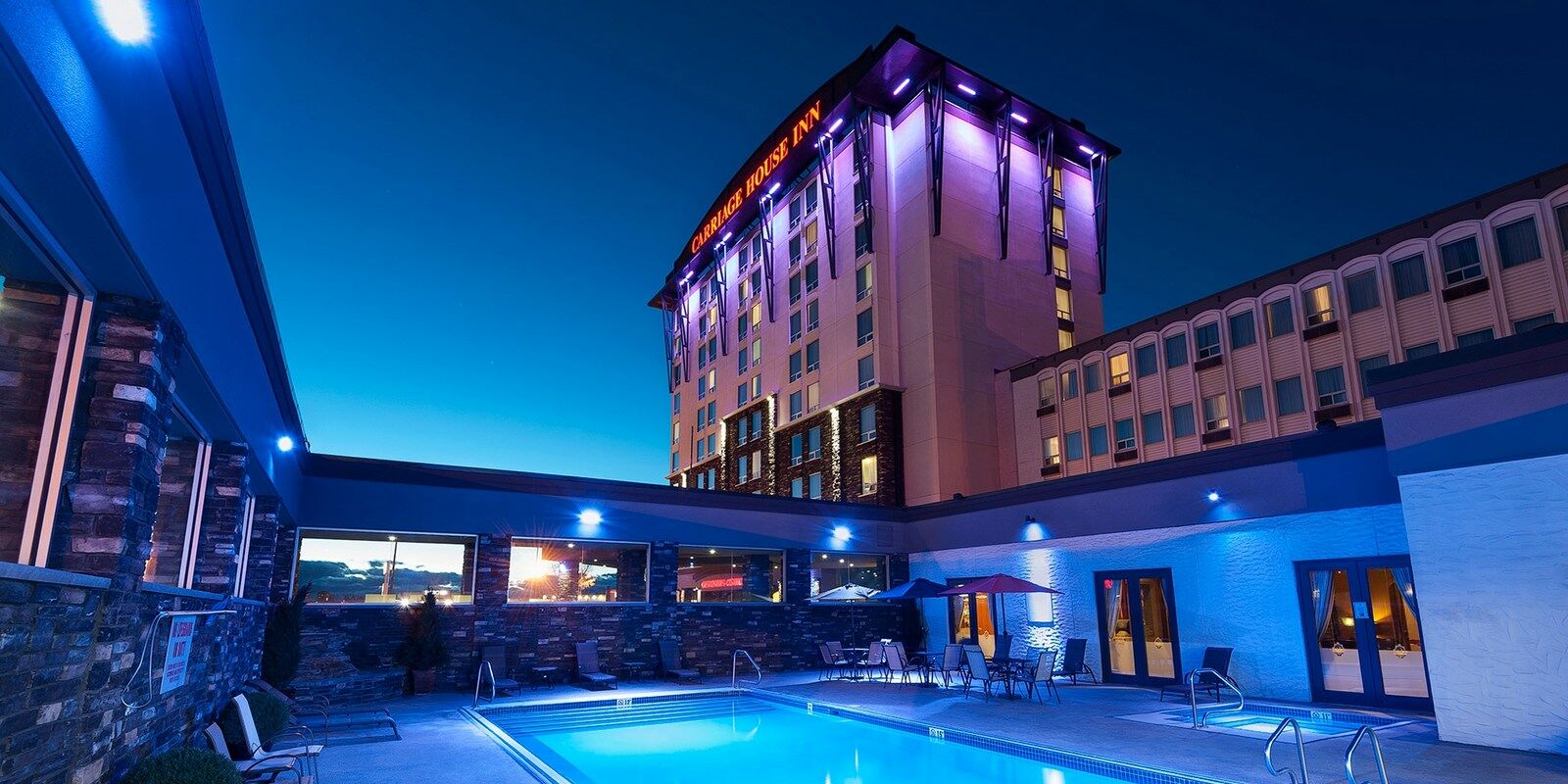 Carriage House Hotel And Conference Centre YYC Eksteriør bilde